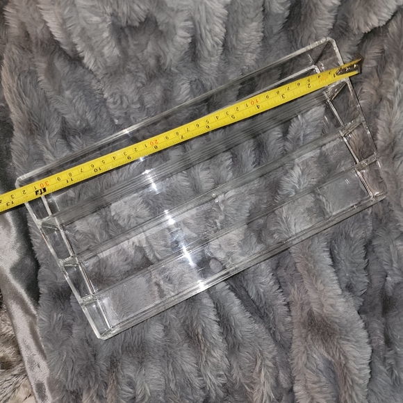 Acrylic Shelves - Picture 8 of 9